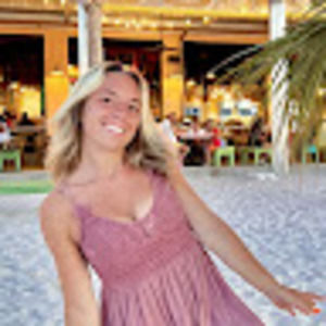 Meet your Posher, Elena